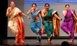 Stuti_Aga_Lavani_folk_Europe_Switzerland_Maharashtra_India