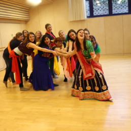 Bollywood thema Polterabend im Zurich fur frauen mit Stuti Aga